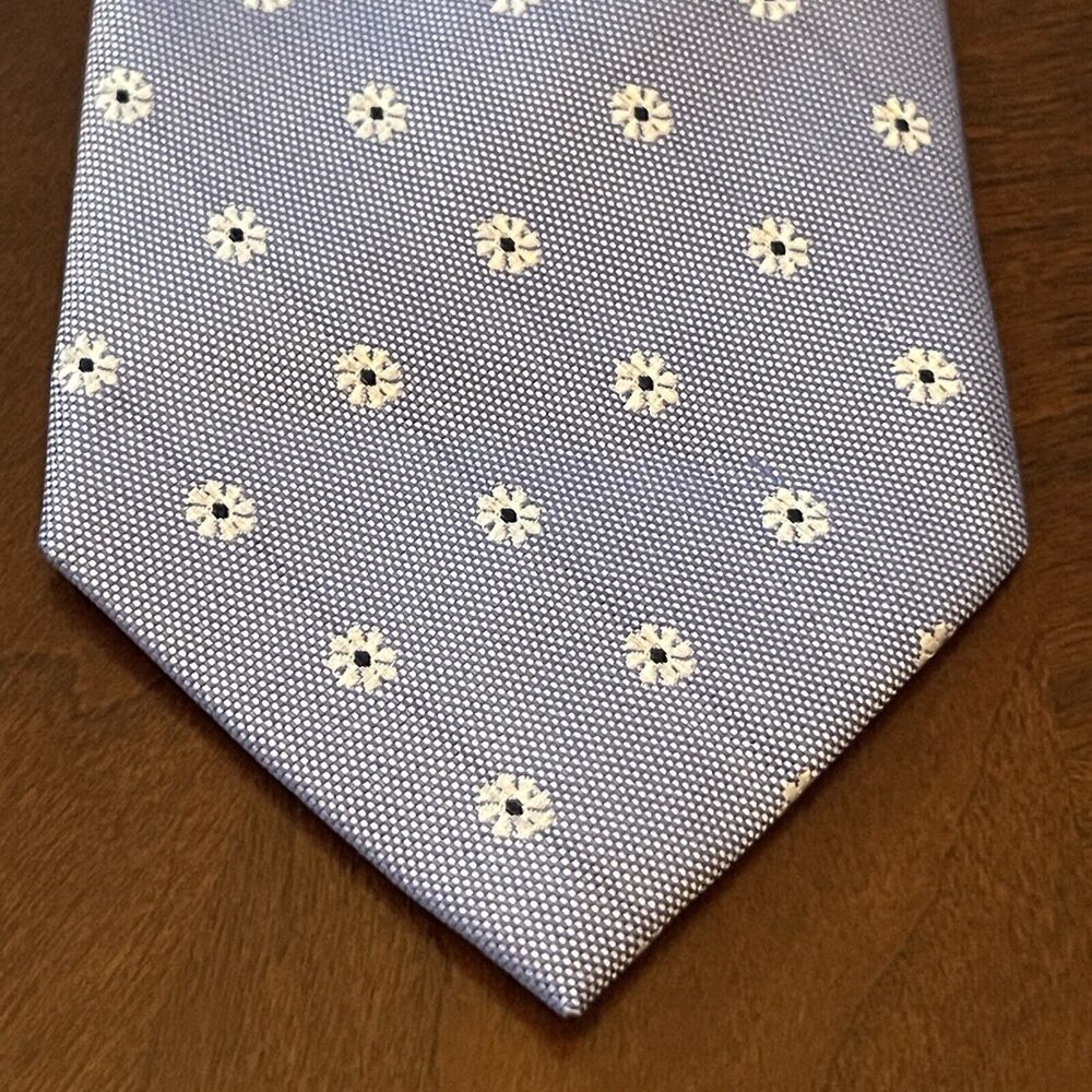 Club Room Blue 70% Silk 30% Polyester Men’s Neck Tie Made In China